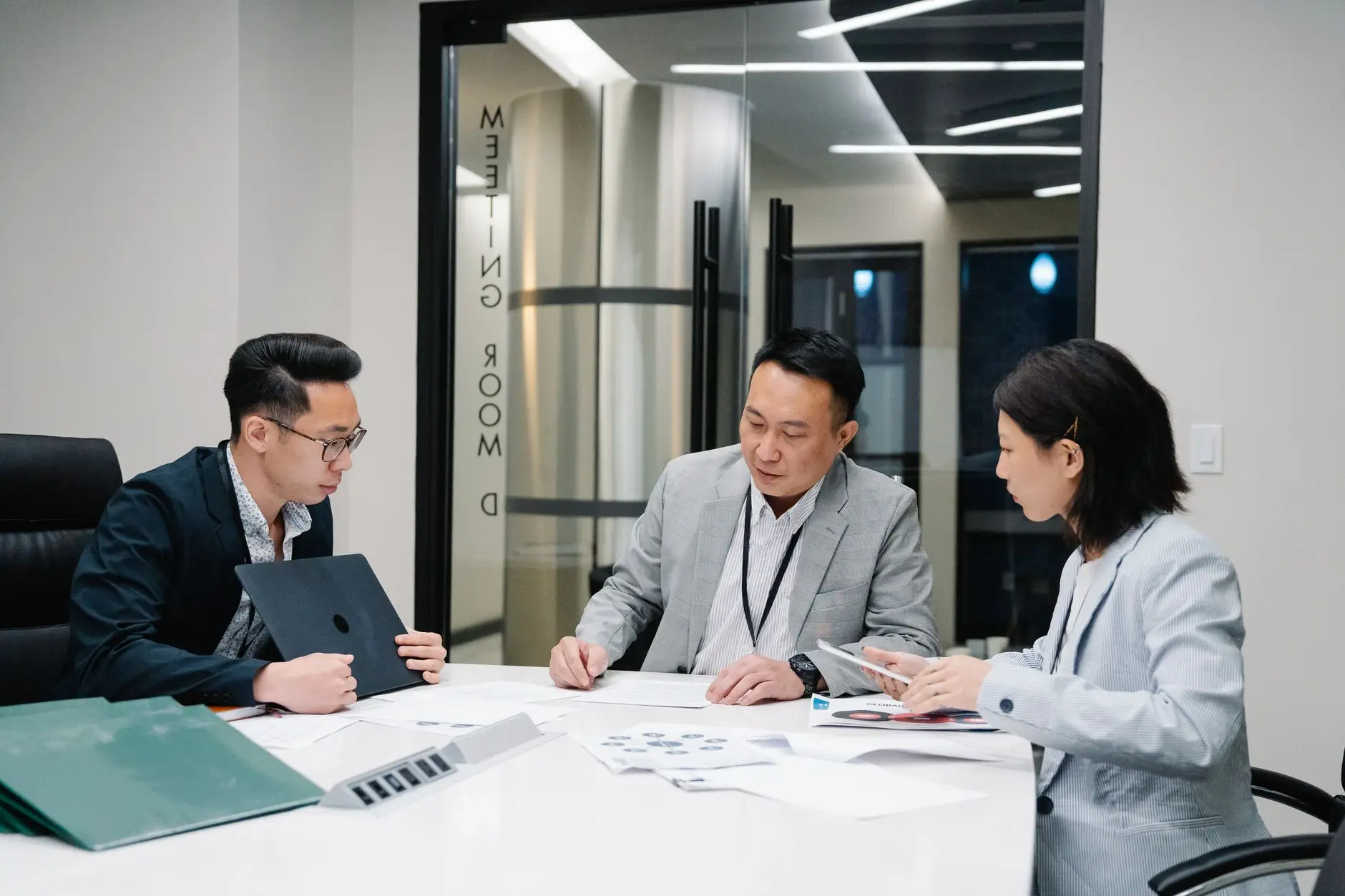 维修工单与备件管理软件在长三角工厂的协同应用方案